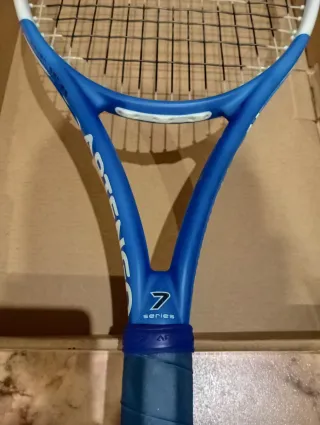 Raqueta de tenis azul