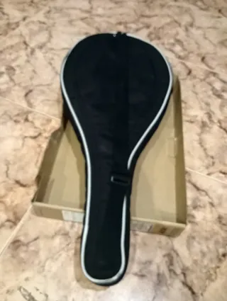 Raqueta de tenis azul