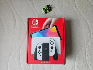 Consola Nintendo Switch OLED con caja y accesorios