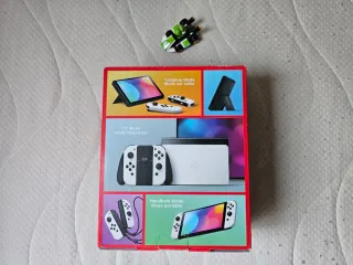 Consola Nintendo Switch OLED con caja y accesorios