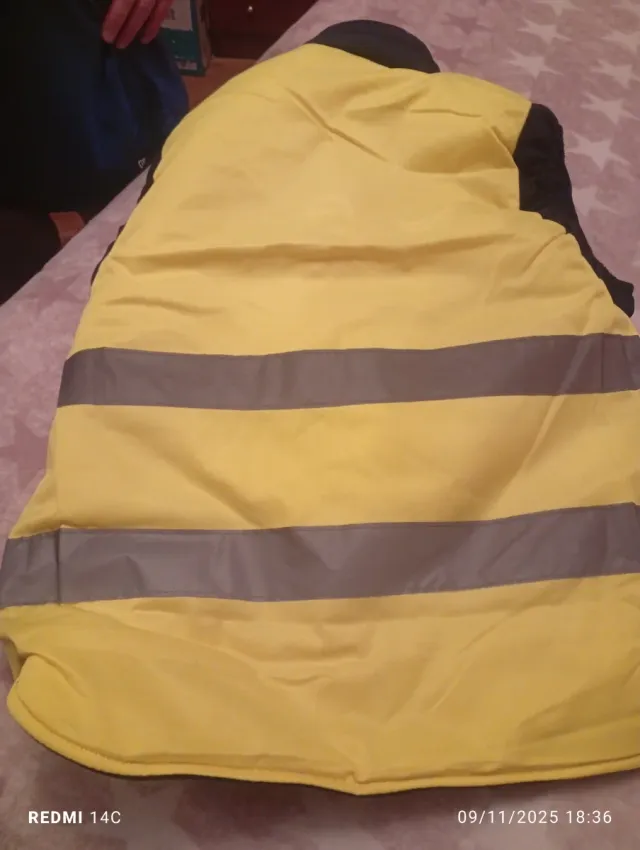 Chaleco negro y amarillo talla S