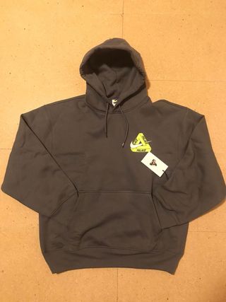 Palace x Nike Tri Swoosh Hoodie Gris