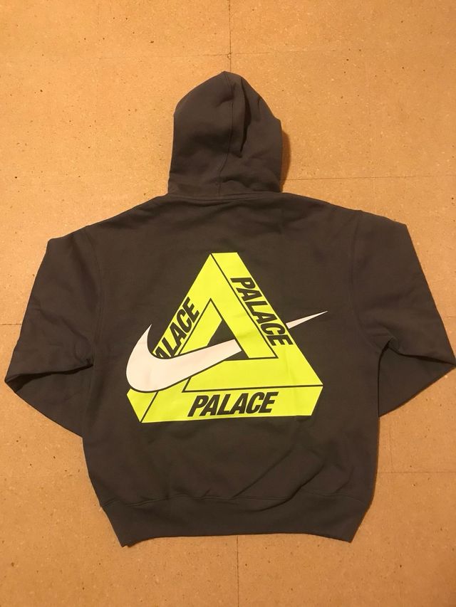 Palace x Nike Tri Swoosh Hoodie Gris