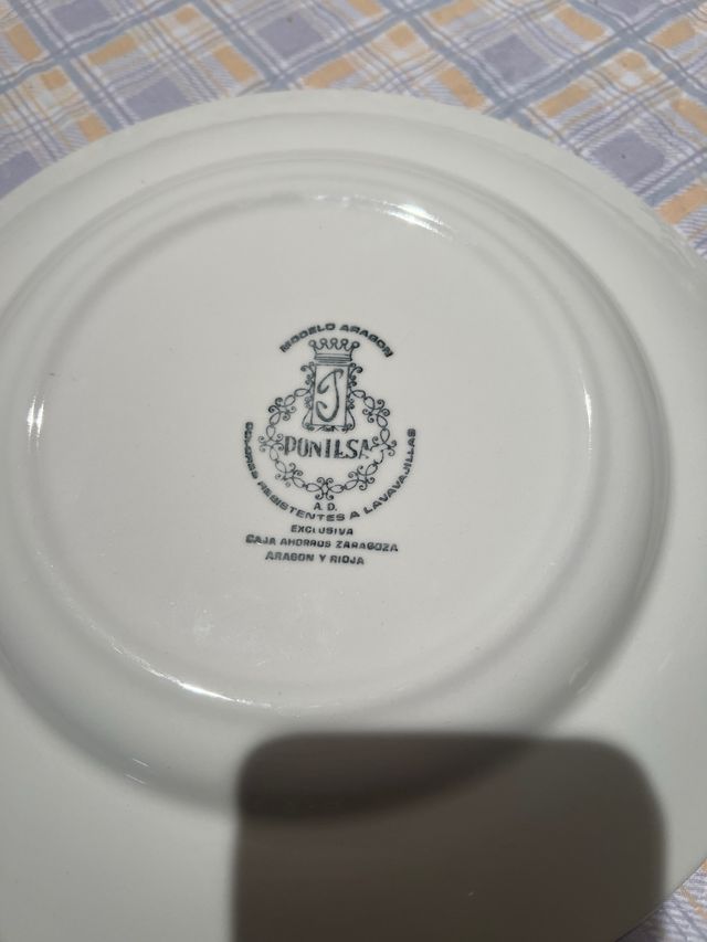 Platos de cerámica con escudo de Aragón