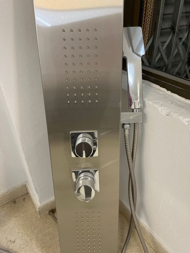 Columna hidromasaje plateada