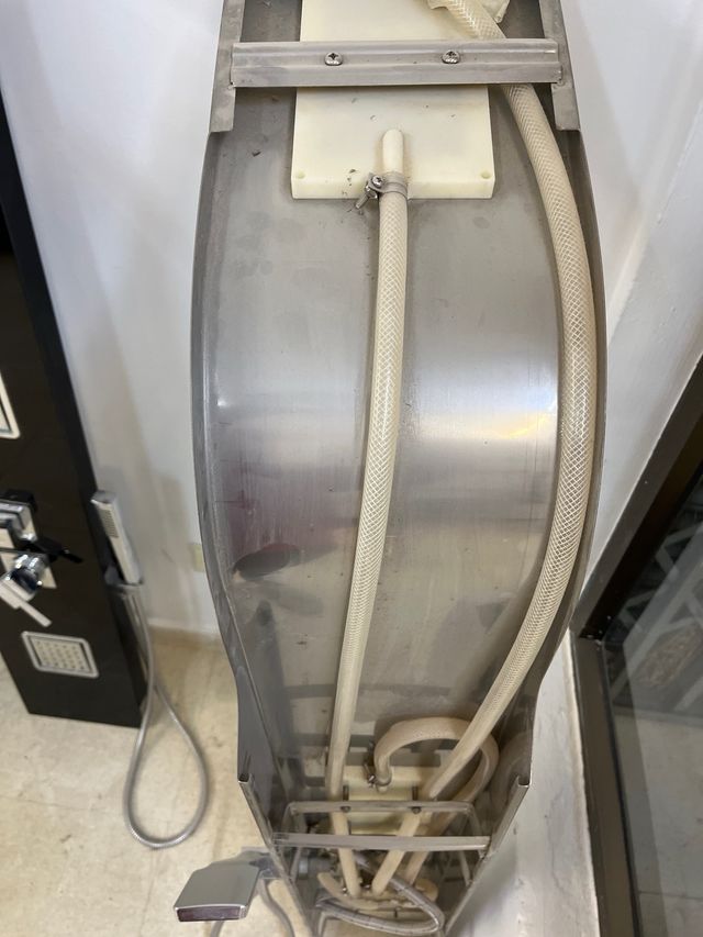 Columna hidromasaje plateada