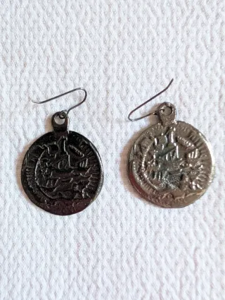Pendientes estilo moneda con perfil