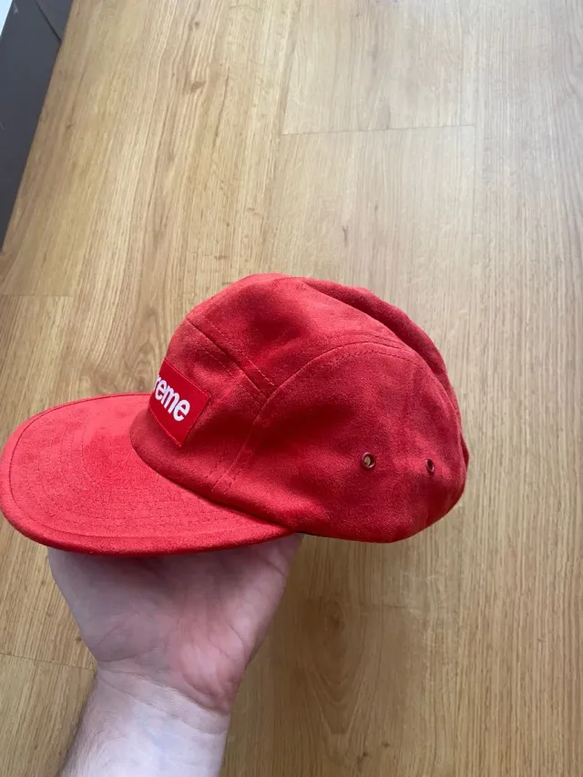 Gorra Supreme Terciopelo Roja