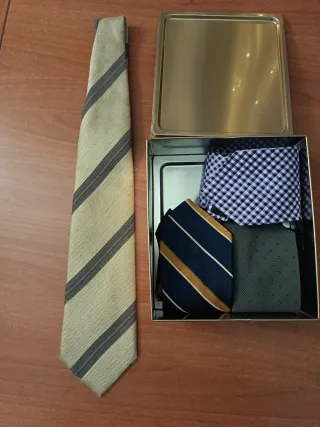 Lote 4 corbatas de vestir