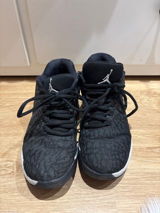 Zapatillas Jordan B. Fly Negras Talla 37.5