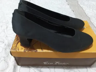 Zapatos de tacón negros Eva Frutos