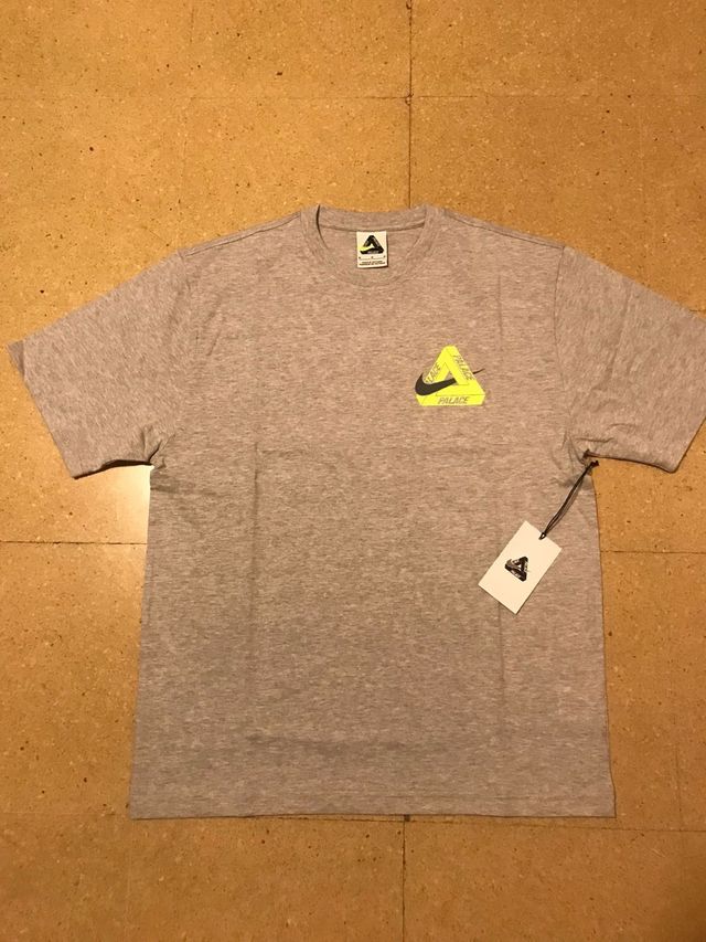 Palace x Nike Tri Swoosh T-Shirt Gris Marl