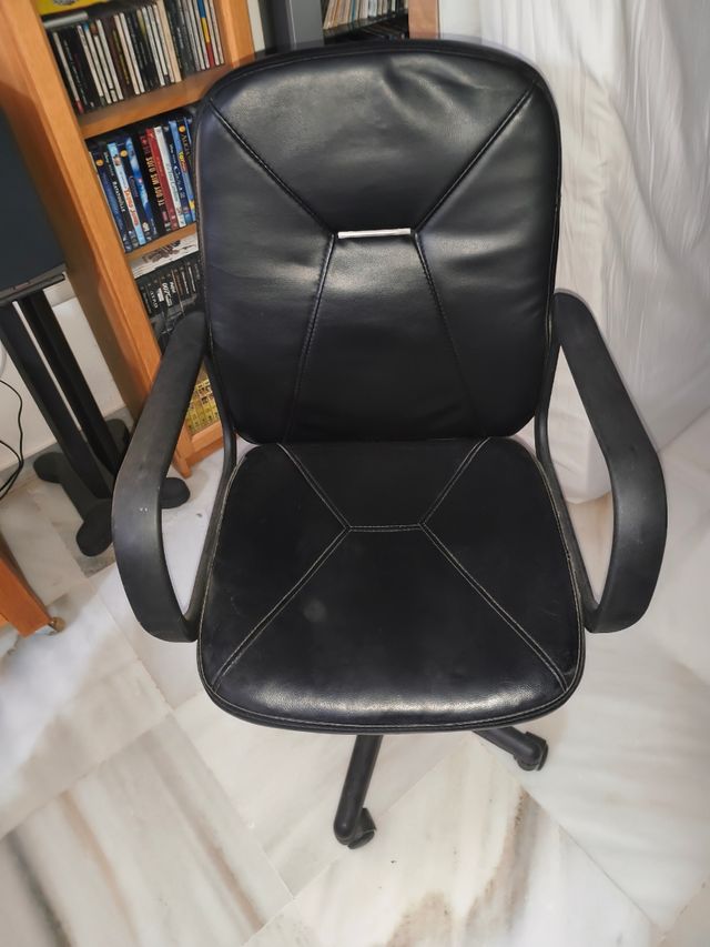 Silla de escritorio polipiel negra