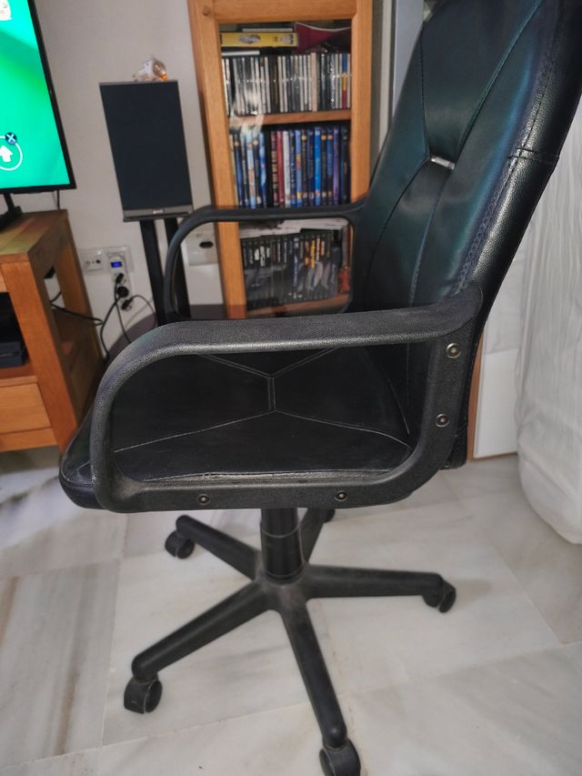 Silla de escritorio polipiel negra