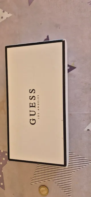 Cartera Guess
