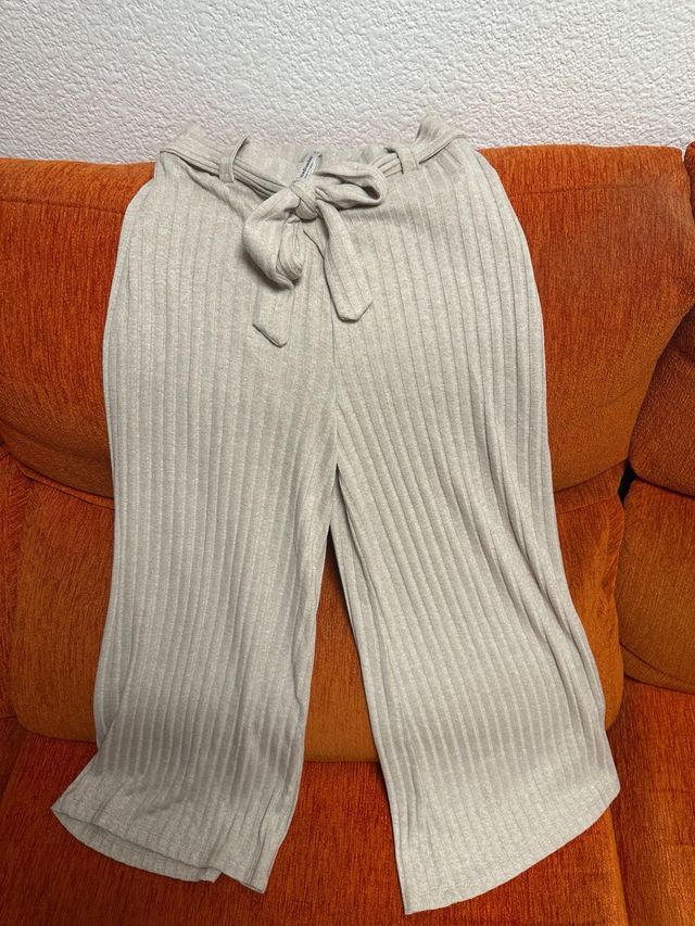 Pantalón beige talla S