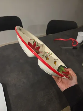 Piatto porta stuzzichini natalizio disegnato a man