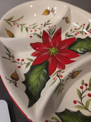 Piatto porta stuzzichini natalizio disegnato a man