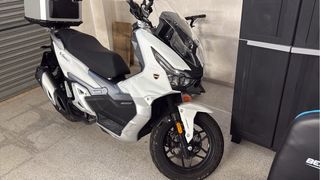 Motor Hispania Vr10 Blanca Casi Nueva.
Año 2023