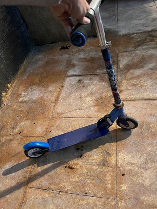 Patinete infantil azul Avengers