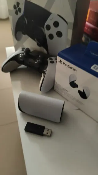 Mando DualSense Edge PS5 y Auriculares Pulse Explo