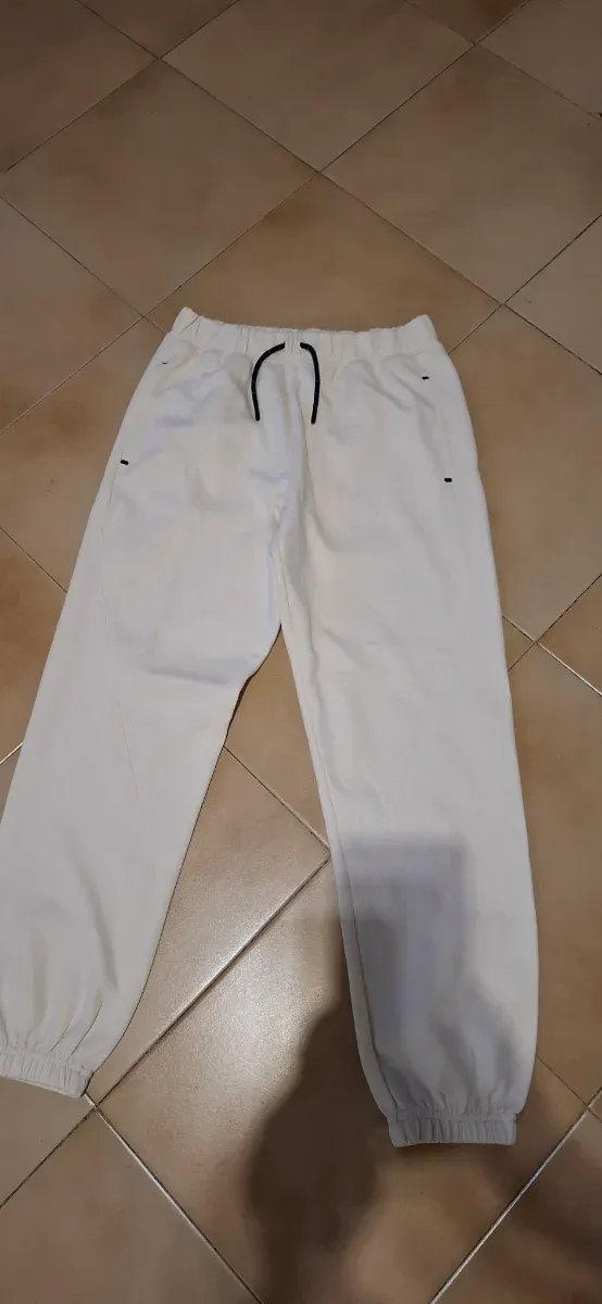 Pantalón de chándal color mantequilla