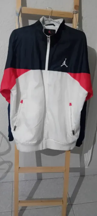 Cortavientos Jordan Talla S