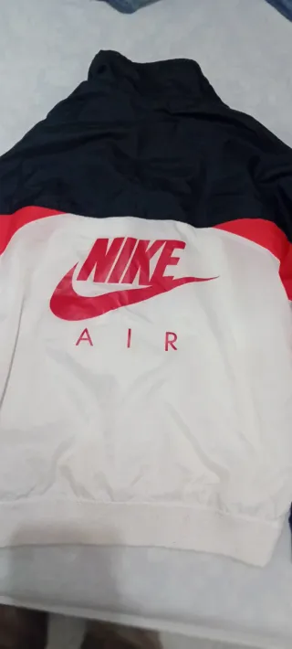 Cortavientos Jordan Talla S