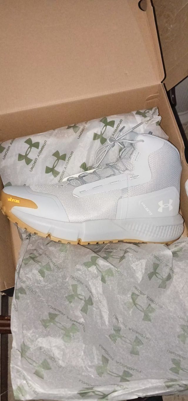 Botas Under Armour Charged Valsetz Mid Gris