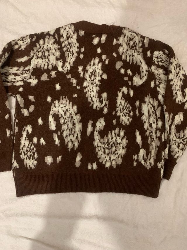 Jersey Pull&Bear estampado marrón y blanco