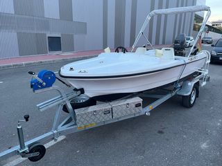Barco Taylor 4,25 m con motor y remolque
