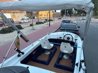 Barco Taylor 4,25 m con motor y remolque