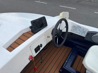 Barco Taylor 4,25 m con motor y remolque