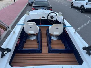 Barco Taylor 4,25 m con motor y remolque