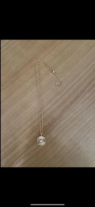 Collana con ciondolo a raggiera