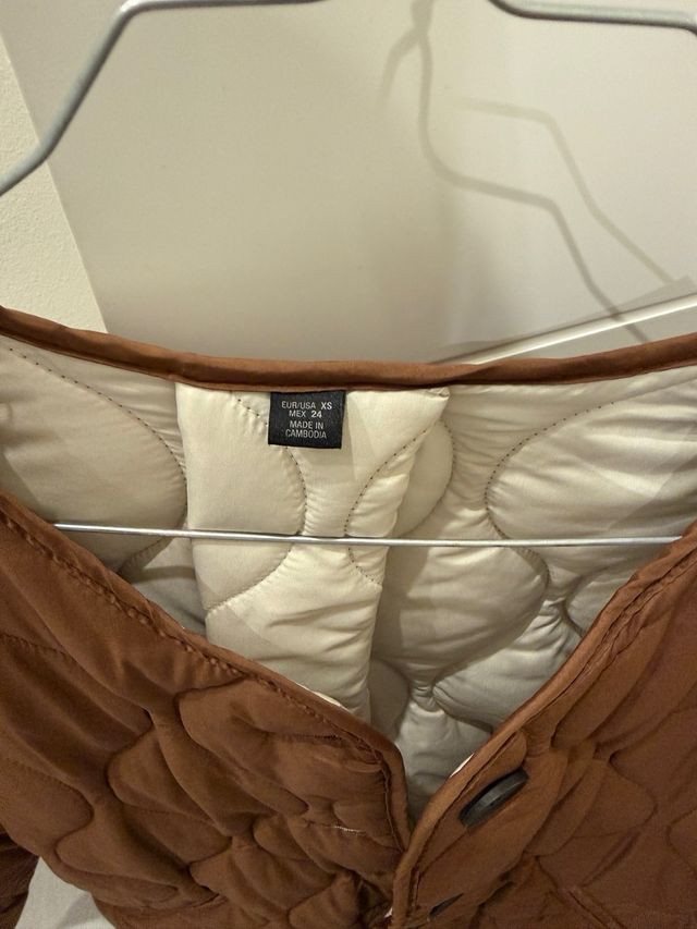 Chaqueta acolchada Zara marrón