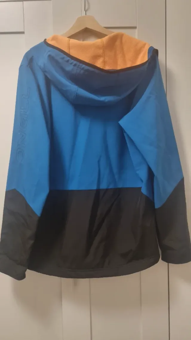 Chaqueta O'Neill azul y naranja