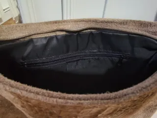 Bolso de ante con textura