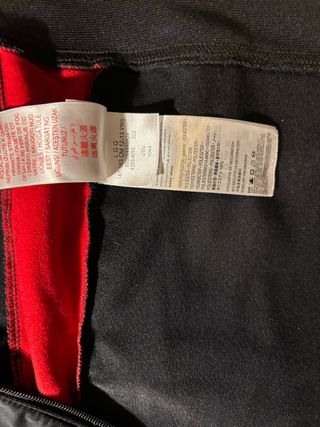 Chándal Jordan Negro y Rojo Talla 12-13 niño