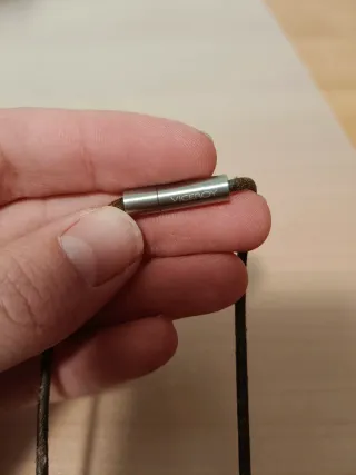 Colgante Viceroy Plata y Cordón marrón de cuero