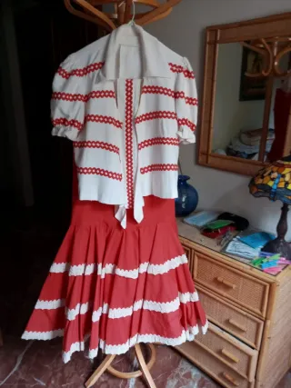 TRAJE FLAMENCA ,DOS PIEZAS.DOS BLUSAS COMBINABLES.