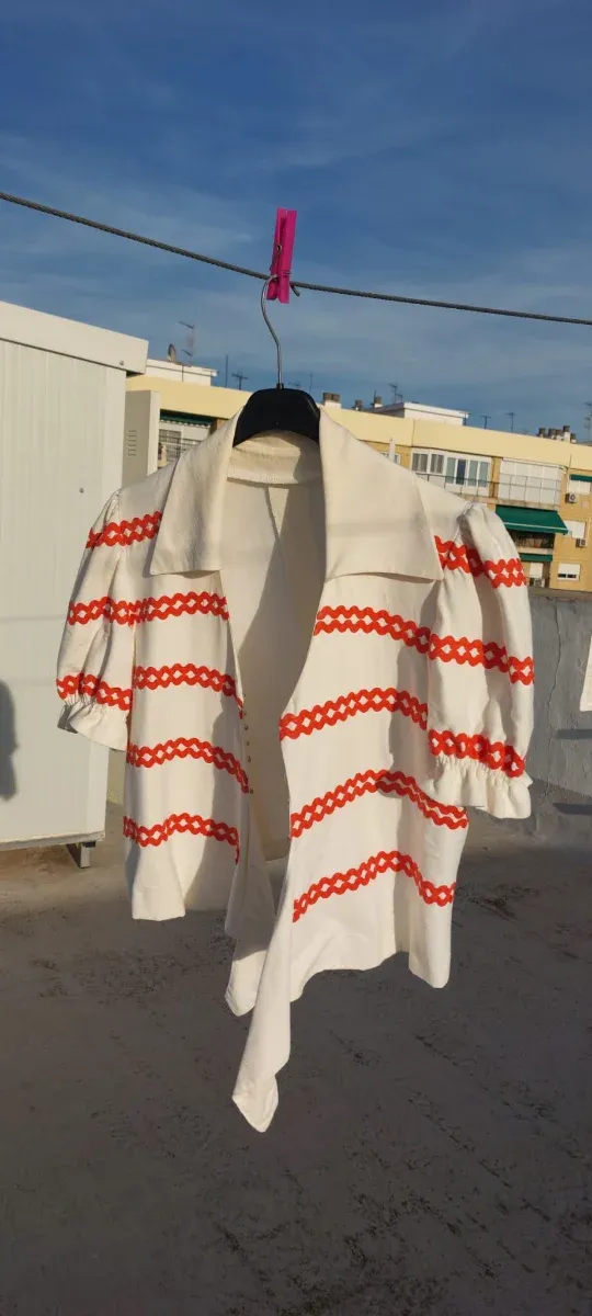 TRAJE FLAMENCA ,DOS PIEZAS.DOS BLUSAS COMBINABLES.