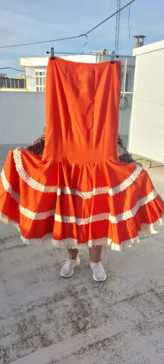 TRAJE FLAMENCA ,DOS PIEZAS.DOS BLUSAS COMBINABLES.