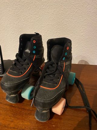 Patines 4 Ruedas Talla 36 Negros