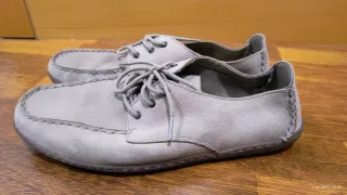 Zapatos Clarks caballero beige/gris