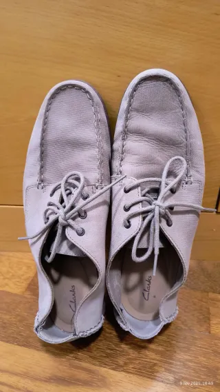 Zapatos Clarks caballero beige/gris