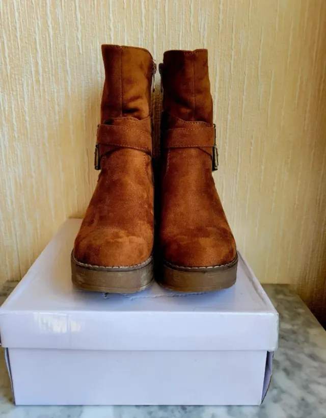 Botines de Piel Marrones