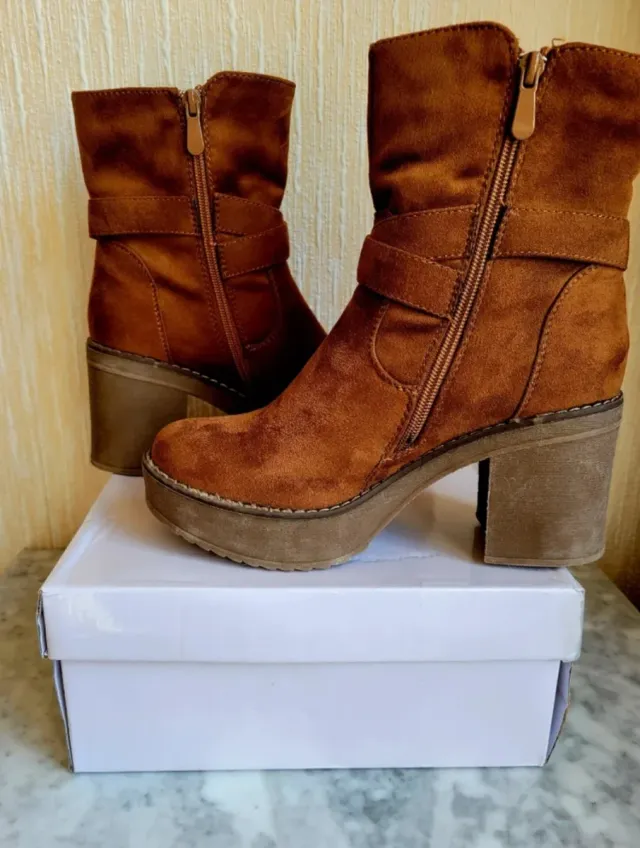 Botines de Piel Marrones