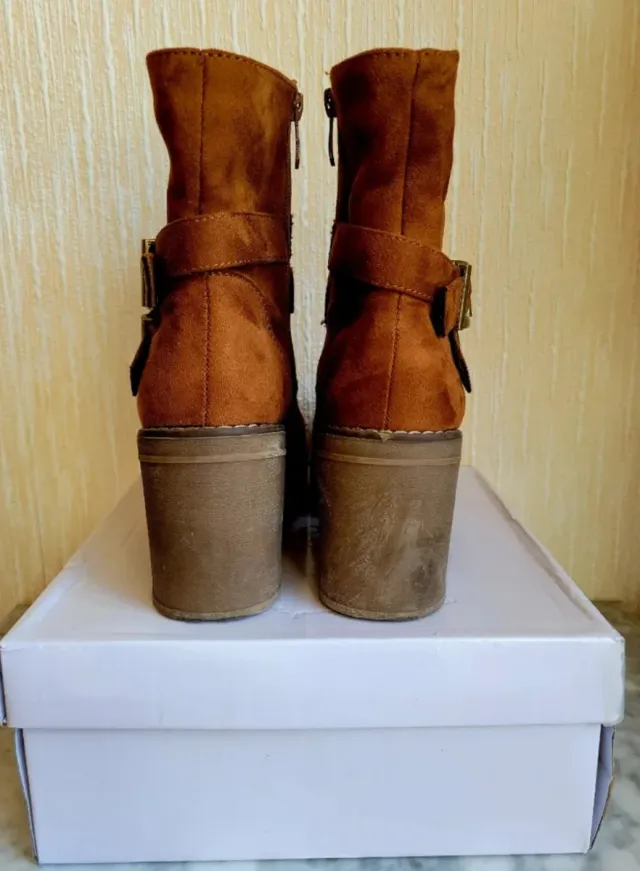 Botines de Piel Marrones