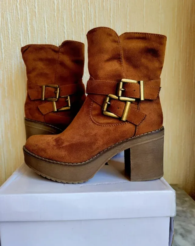 Botines de Piel Marrones